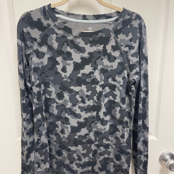 Free Fly Apparel Black and Grey Camo Longsleeve Top - Picture 2 of 9